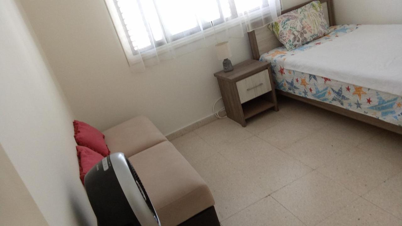 2 Bedroom Apartment In Makenzi Ларнака Екстериор снимка
