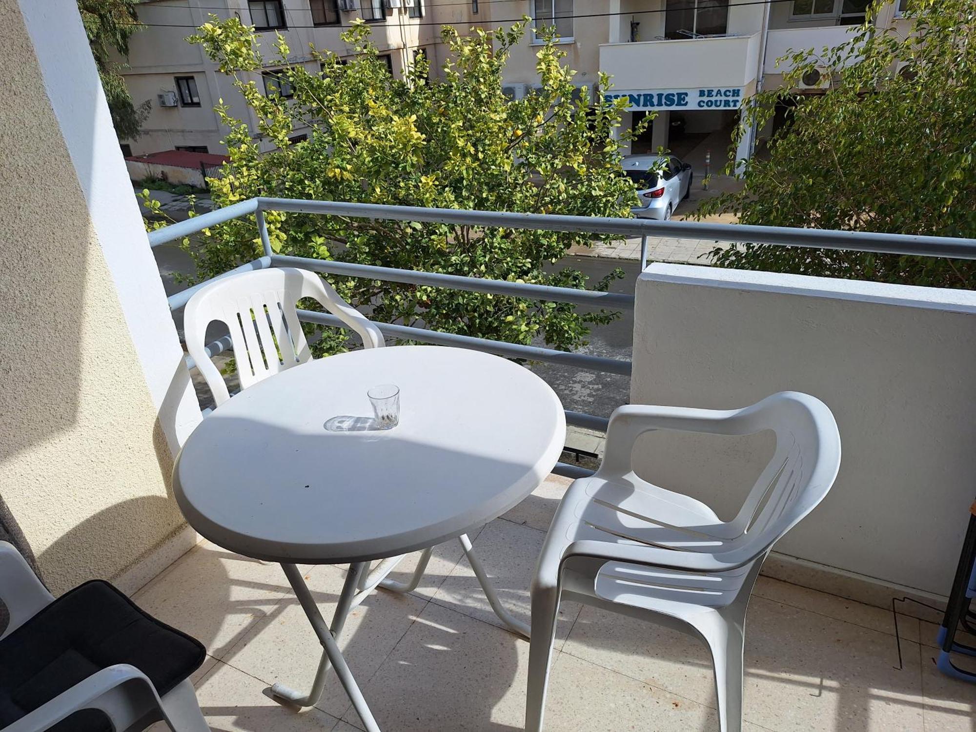 2 Bedroom Apartment In Makenzi Ларнака Екстериор снимка